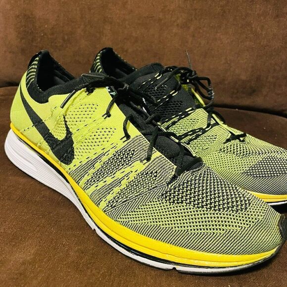 2012 NIKE FLYKNIT TRAINER+ ONE RACER VOLT NEON YELLOW WHITE BLACK 532984-700 14 - Picture 1 of 15
